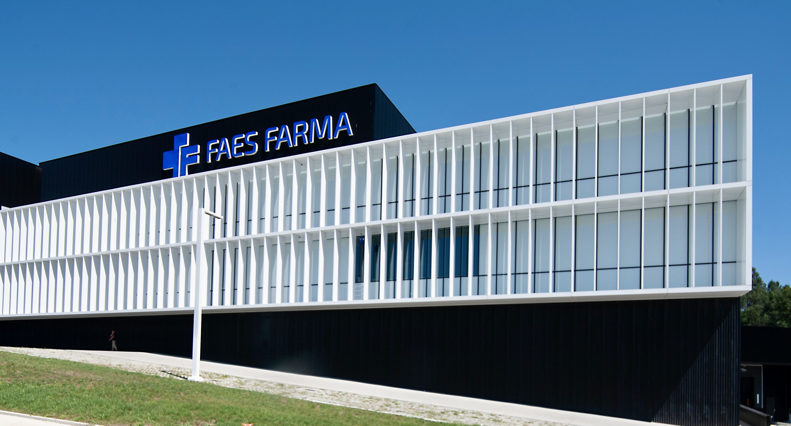 Becas Prácticas profesionales remuneradas en Faes Farma con Fundación Novia Salcedo